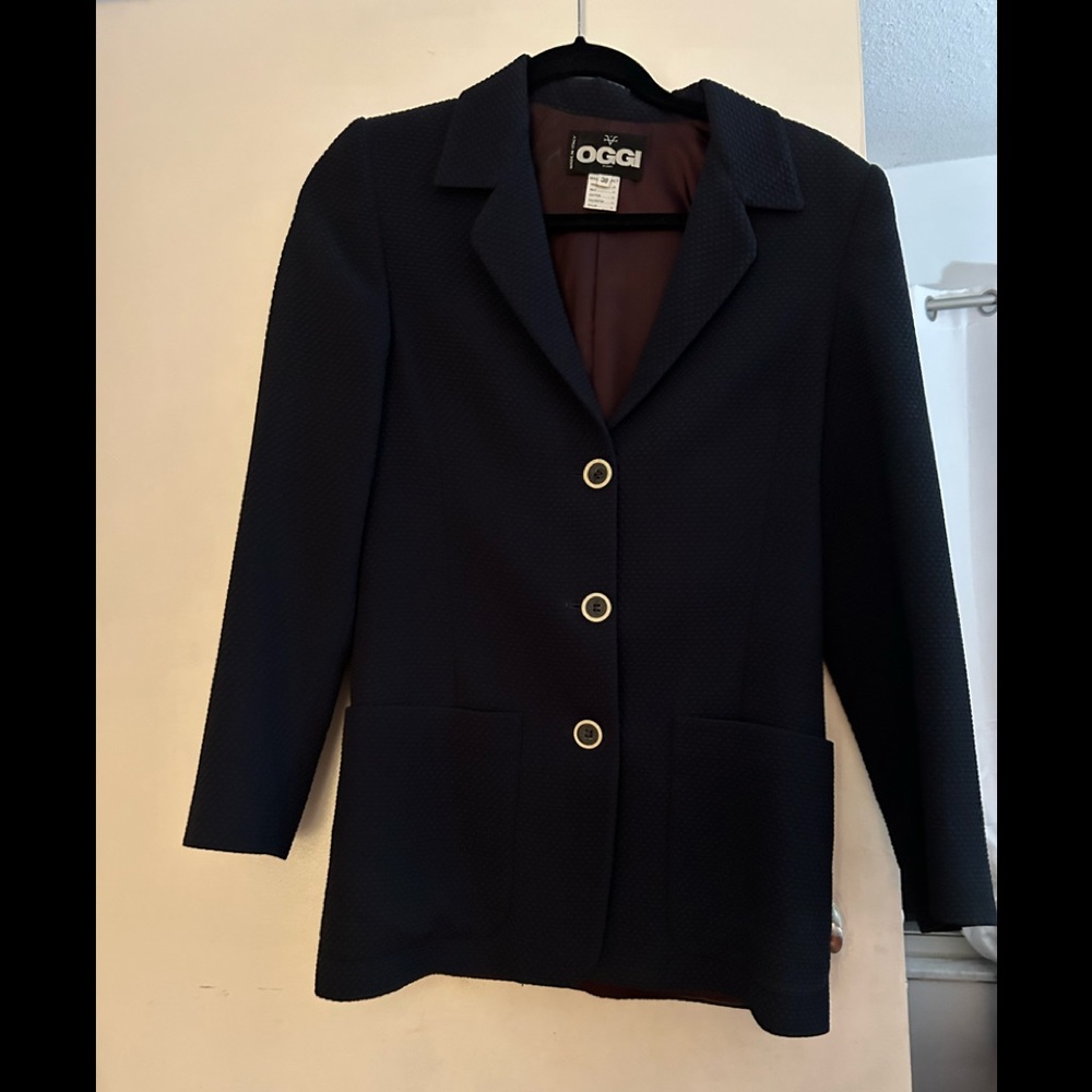 Valentino OGGI blue blazer. Triple button silk lining.